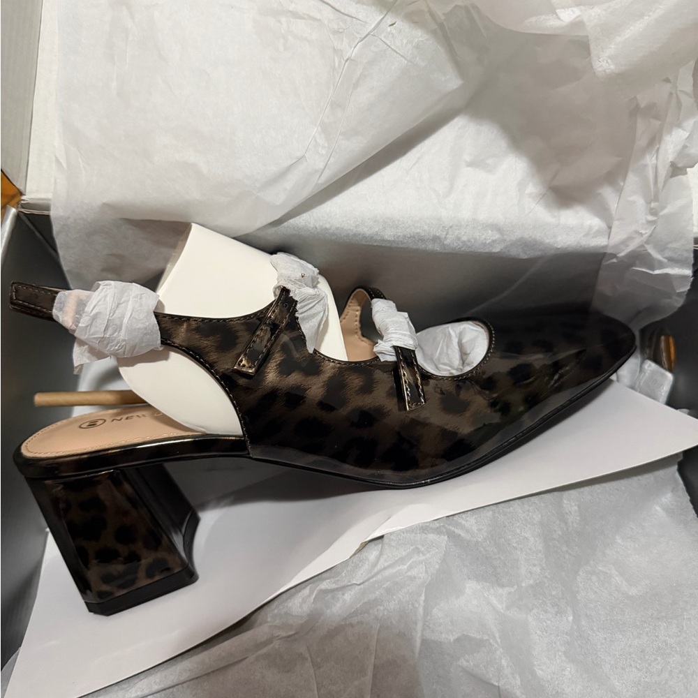 NIB Leopard Print Mary Jane Slingback Block Heel Patent Pumps size 9.5